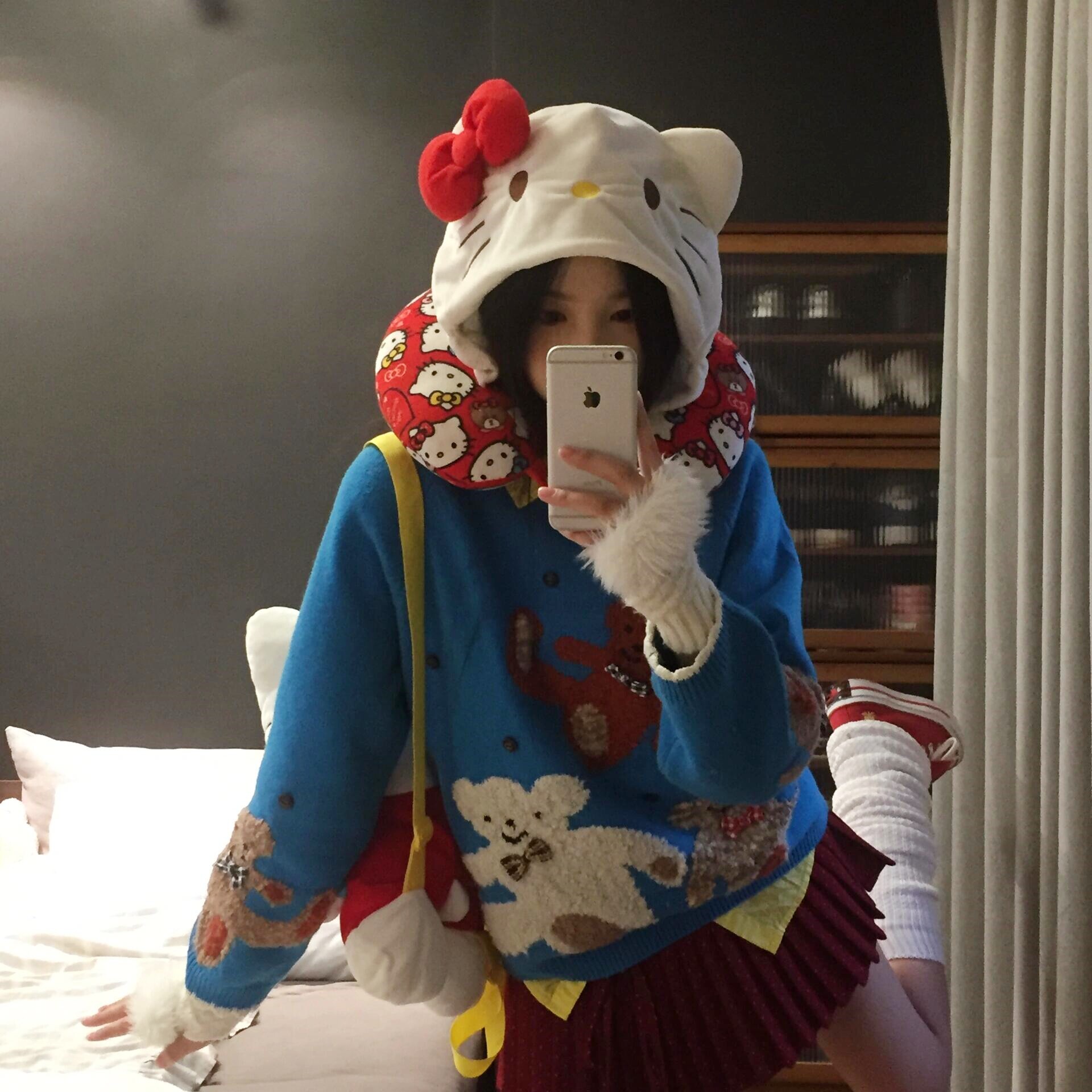 Travel Accessories In Japan - Kawaii Kitty Style Hooded U-Shaped Neck