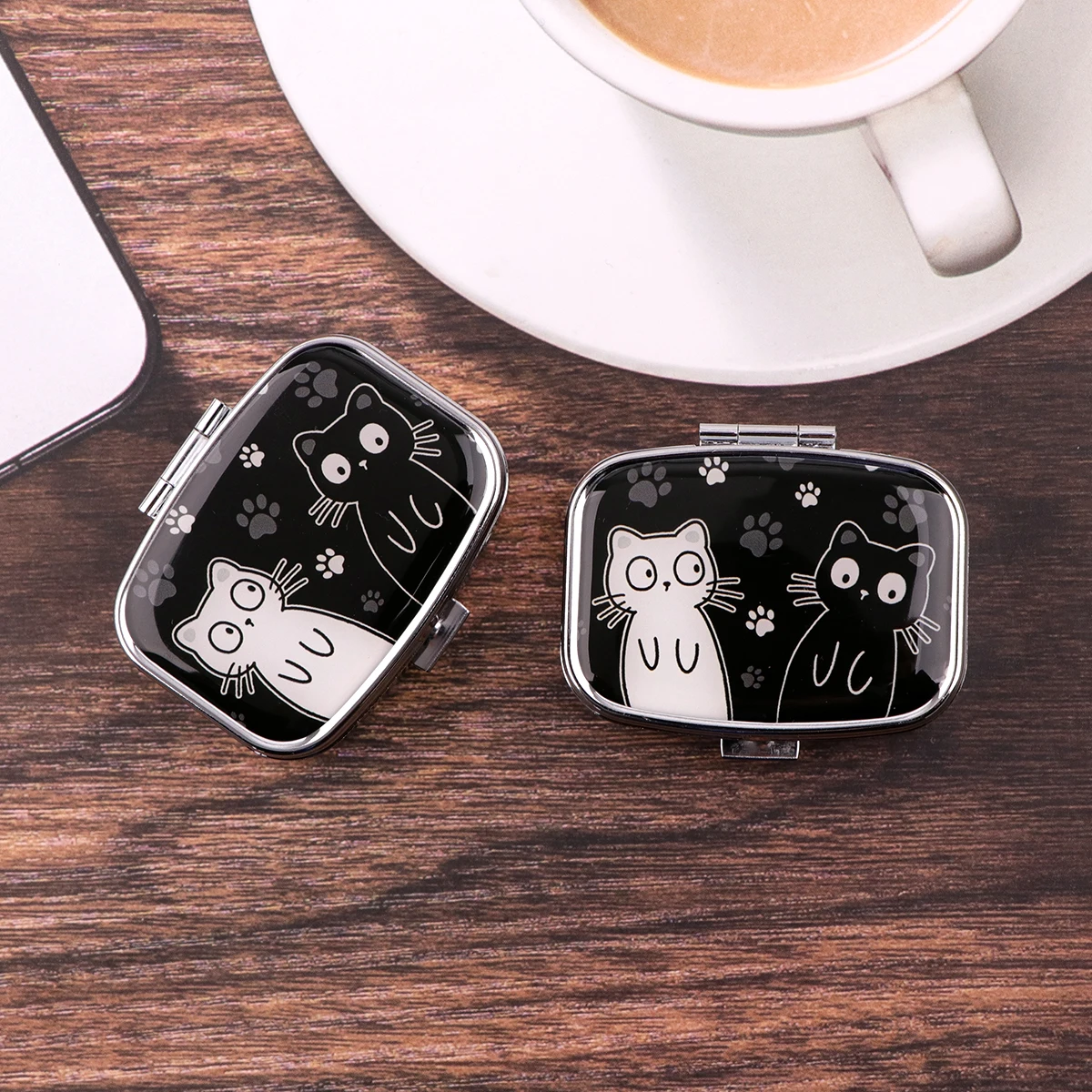Cartoon Black And White Cat Tr – Travel Accessories In Japan recenzja i cena